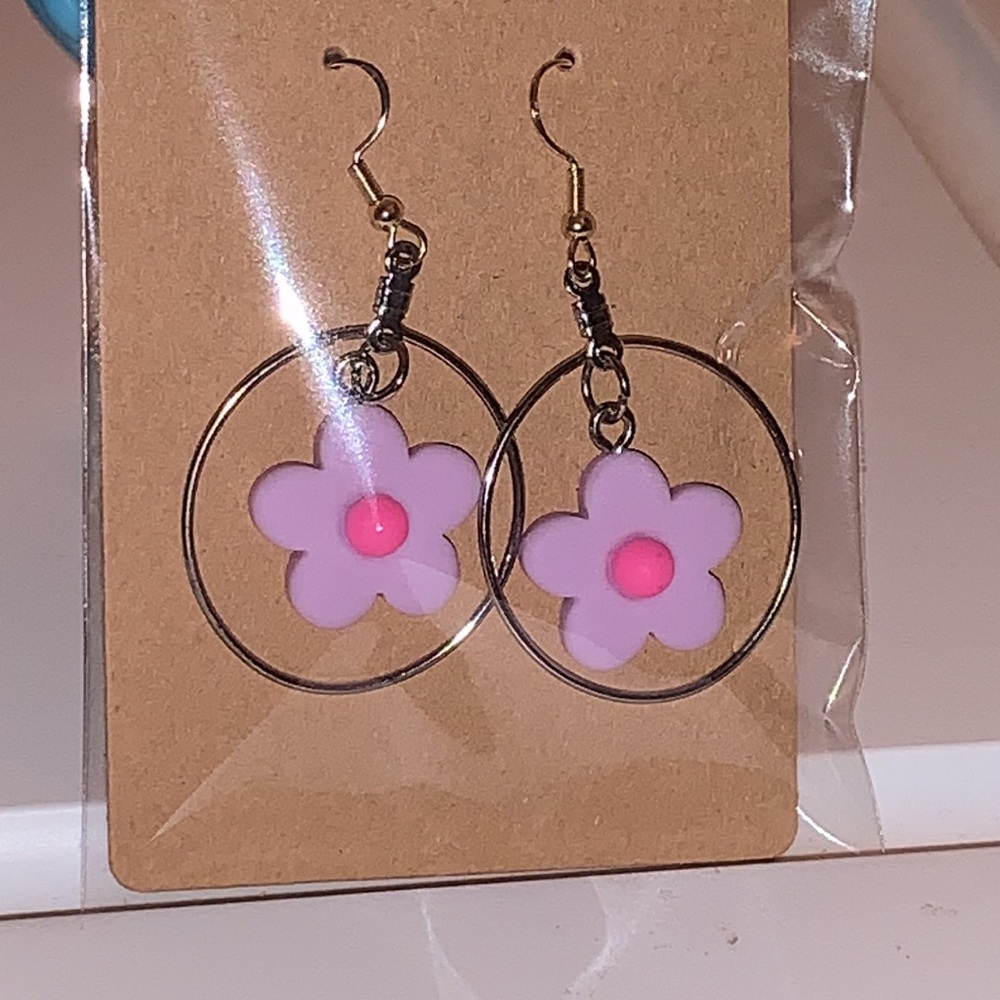 2/$15 Sterling hook Lavender flower earrings - Picture 1 of 6